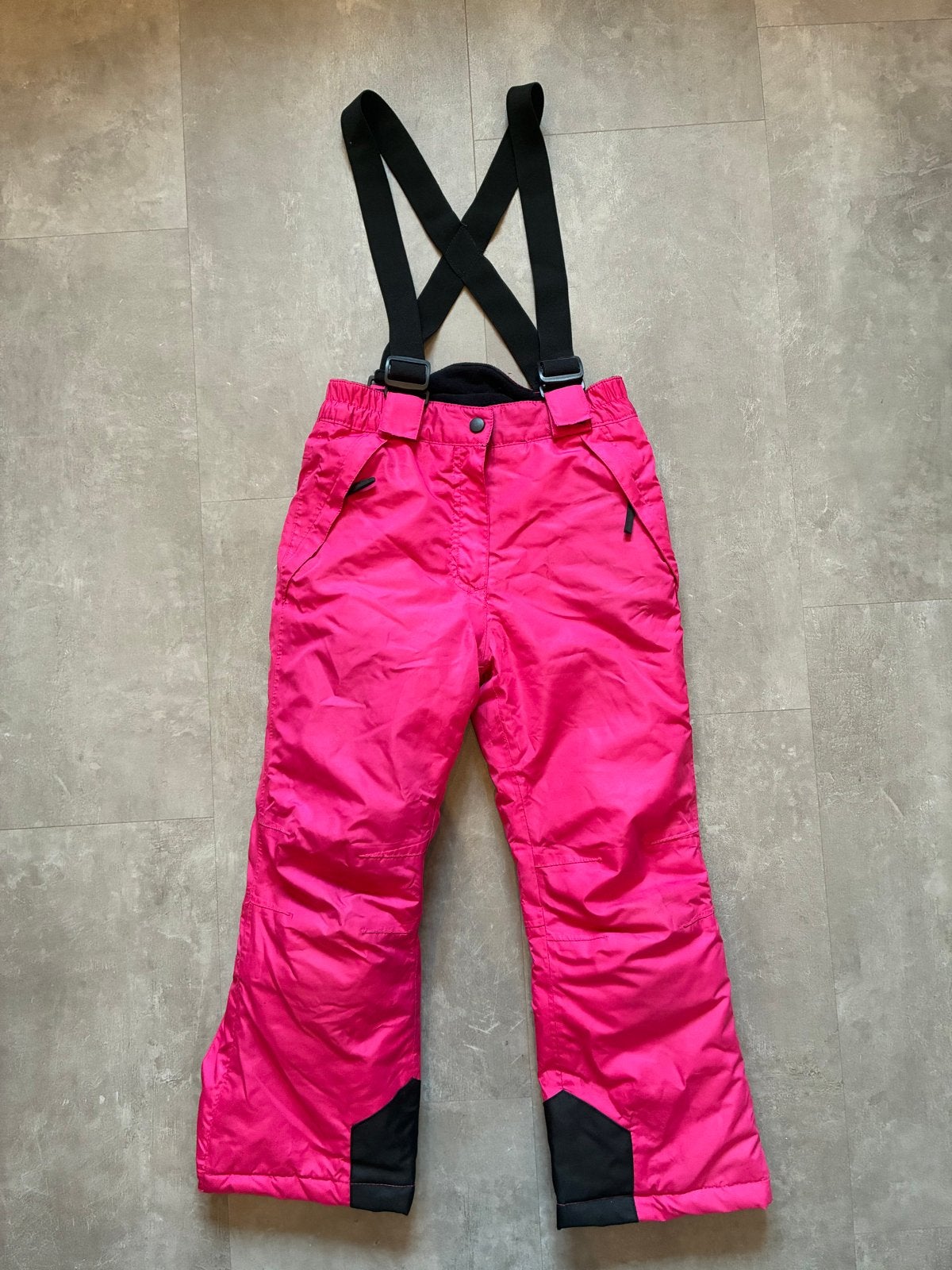 Roze skibroek met bretels maat 128, Ophalen of Verzenden, Zo goed als nieuw, Maat 34 (XS) of kleiner, Broek
