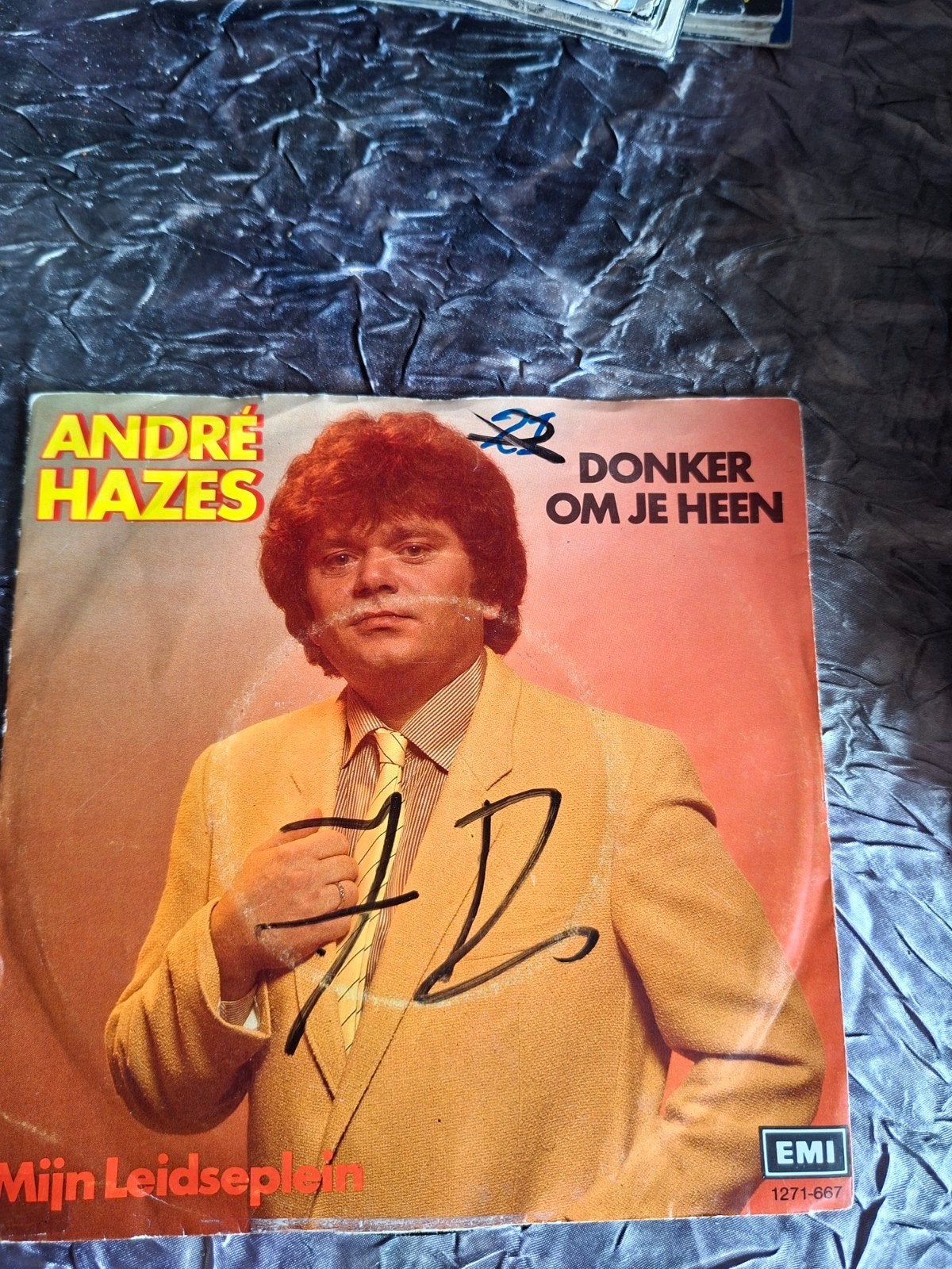 Gesigneerde single André Hazes - Donker om je heen, Gebruikt, Ophalen of Verzenden, Levenslied of Smartlap, Gesigneerd
