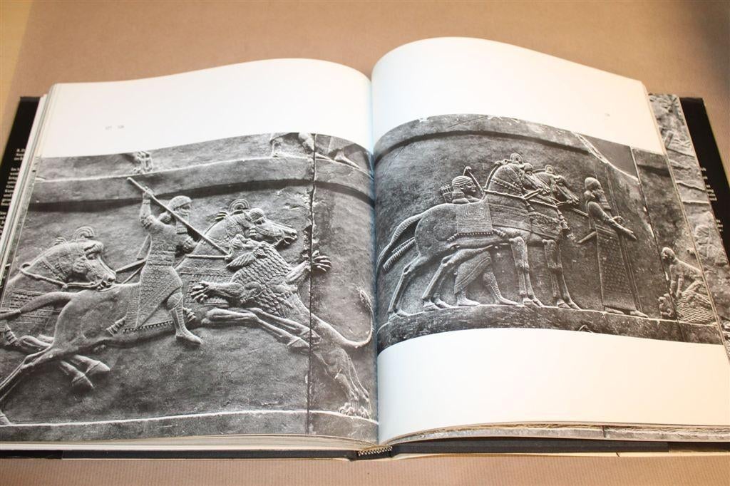 Assyrische Skulpturen — British Museum Groot Boek 179 Platen, Ophalen of Verzenden, Gelezen