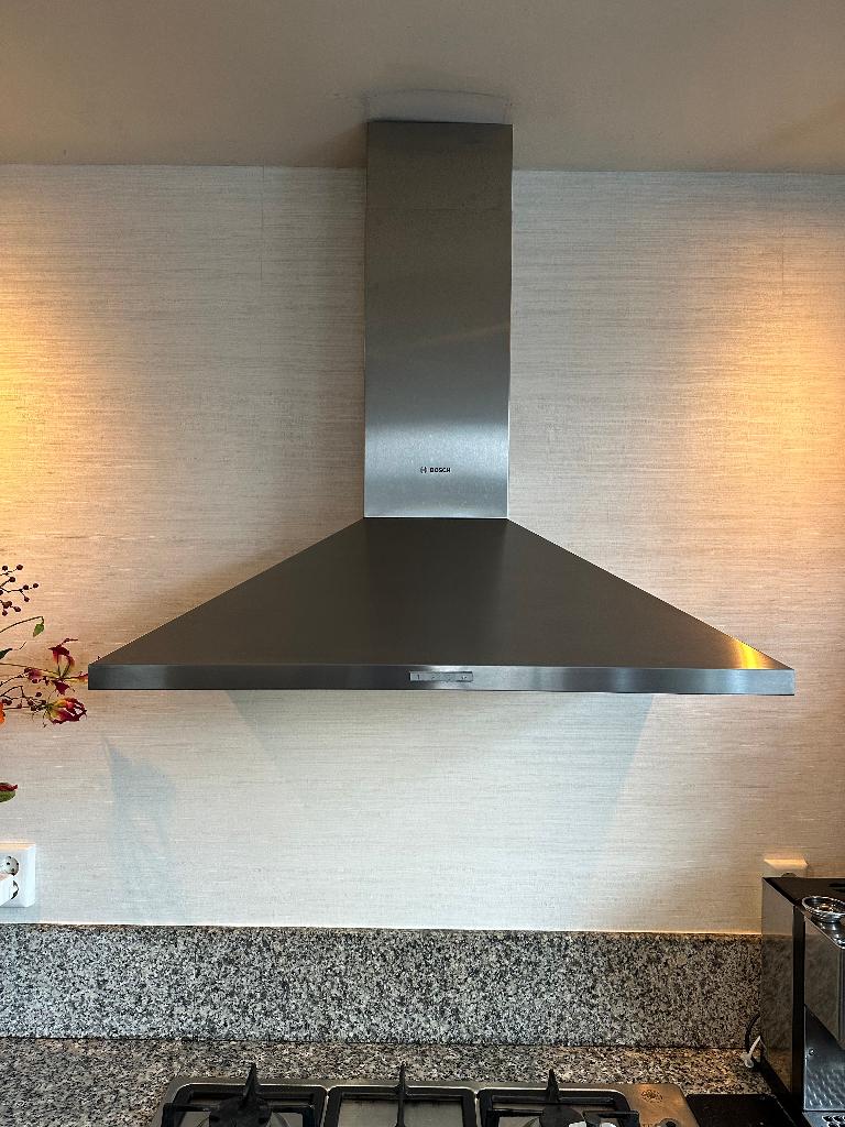 Bosch dwp96bc50 wandschouwkap, Witgoed en Apparatuur, Afzuigkappen, Ophalen, Gebruikt, Wandschouwkap, 400 tot 600 m³ per uur