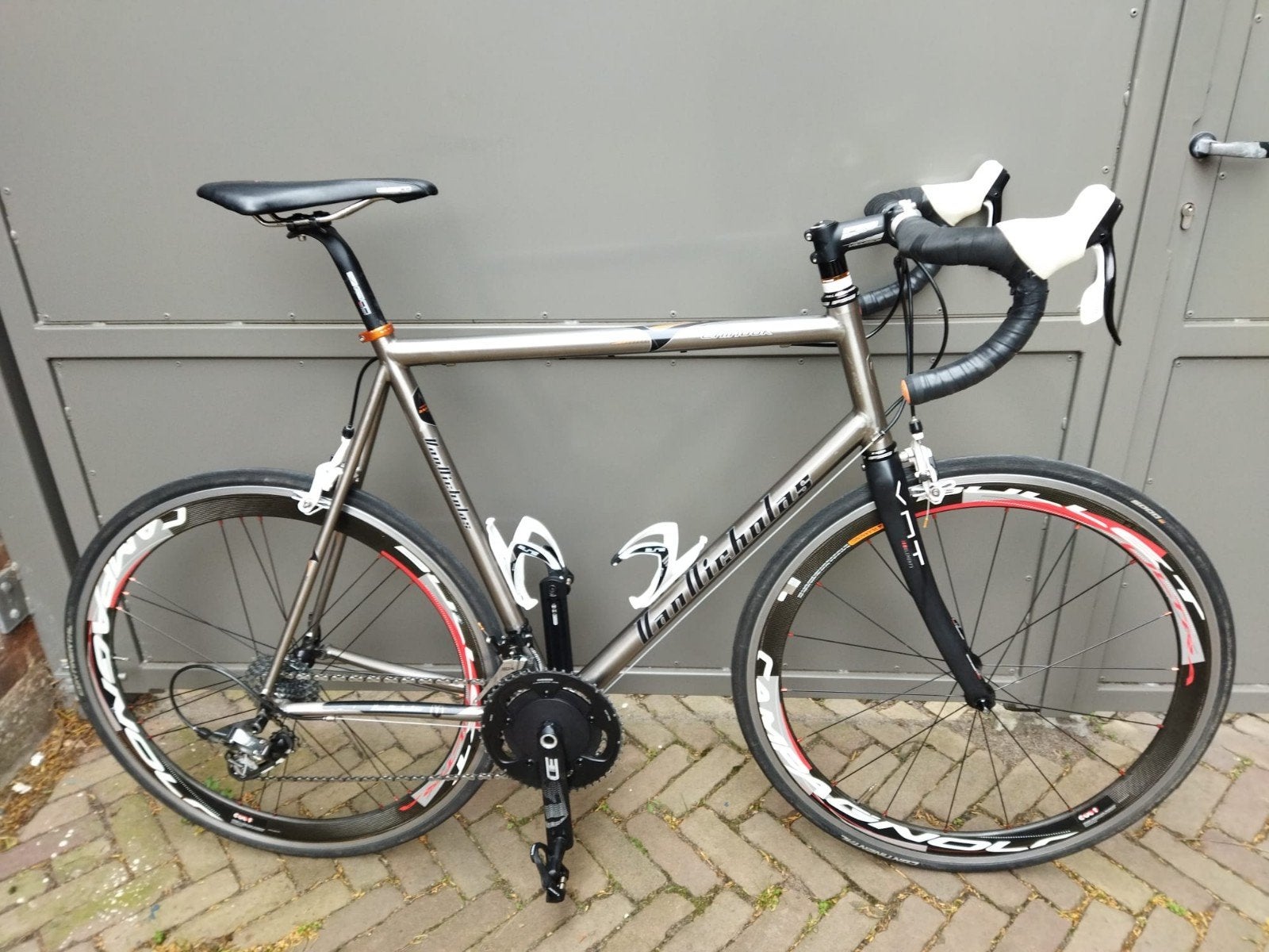 Van nicholas Chinook Titanium Mooie uit Carbon Wielset 60, Fietsen en Brommers, 28 inch, Zo goed als nieuw, 57 tot 61 cm, Meer dan 20 versnellingen