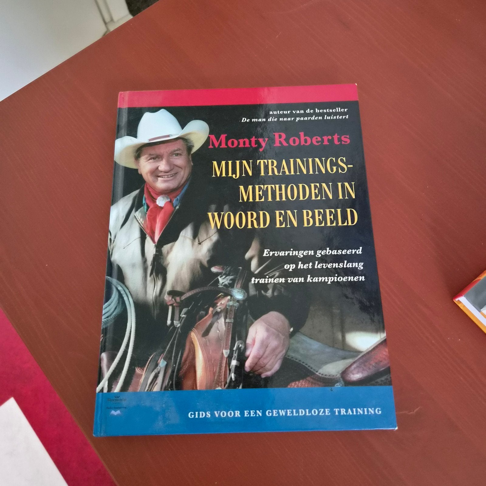 Monty Roberts - Mijn Trainingsmethoden in Woord en Beeld, Boeken, Ophalen of Verzenden, Zo goed als nieuw, Overige onderwerpen