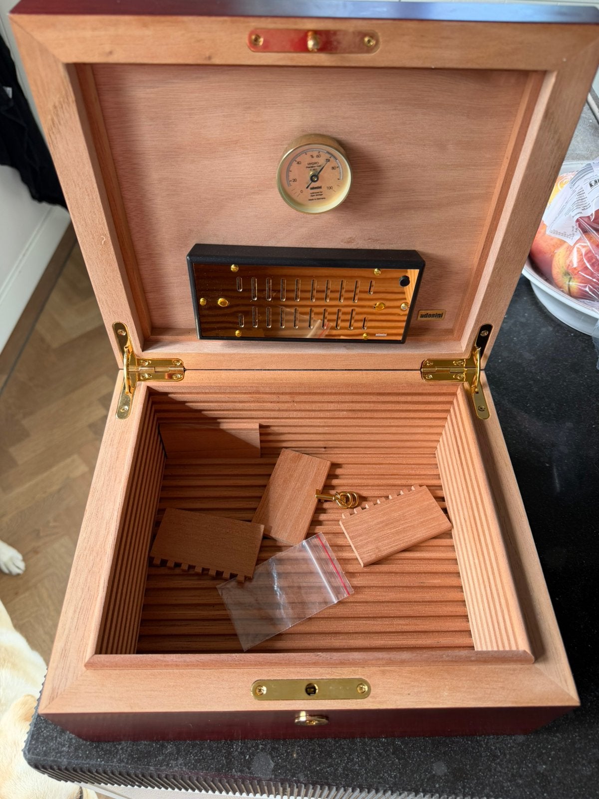 Luxe Rozenhouten Humidor, Ophalen of Verzenden, Zo goed als nieuw, Tabaksdoos of Verpakking