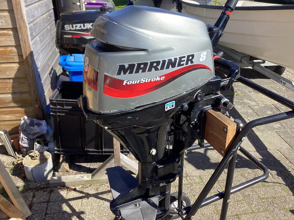 Mariner 8 pk geplaatst . 5 mei, Watersport en Boten, Buiten- en Binnenboordmotoren, Ophalen, Gebruikt, Benzine, Minder dan 5 pk