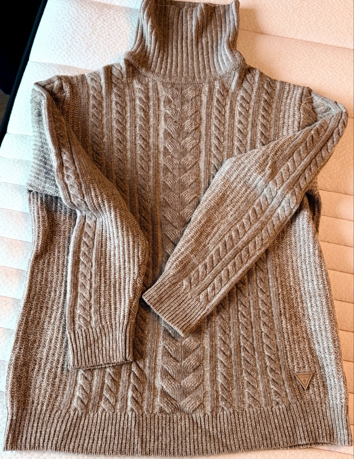 Guess trui met col - Maat L, Ophalen, Zo goed als nieuw, Maat 42/44 (L), Bruin