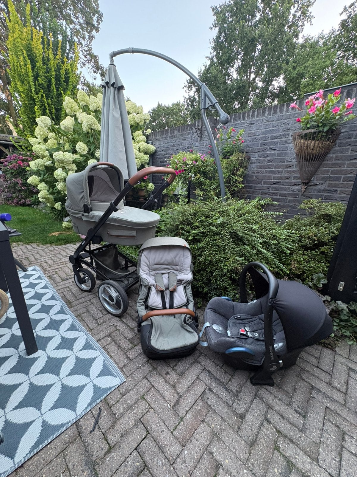 Mutsy nio kinderwagen 3 in 1, Zo goed als nieuw, Ophalen, Kinderwagen, Met autostoeltje