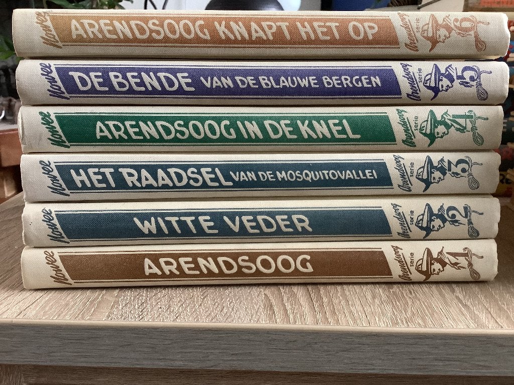 21 versch. Arendsoog boeken los te koop  4 euro/stuk, Ophalen of Verzenden, Gelezen, P. Nowee