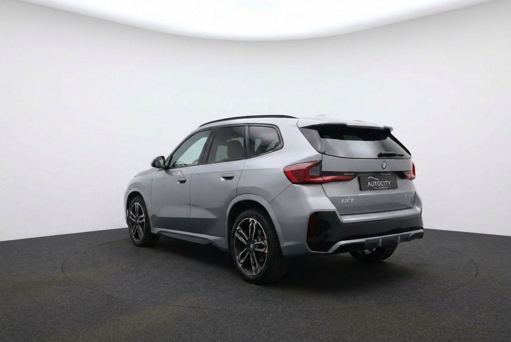 BMW iX1 30 xDrive M Sport pro 313 pk l Pano l Drive Assistan, Auto's, BMW, Automaat, 0 cilinders, Gebruikt, USB