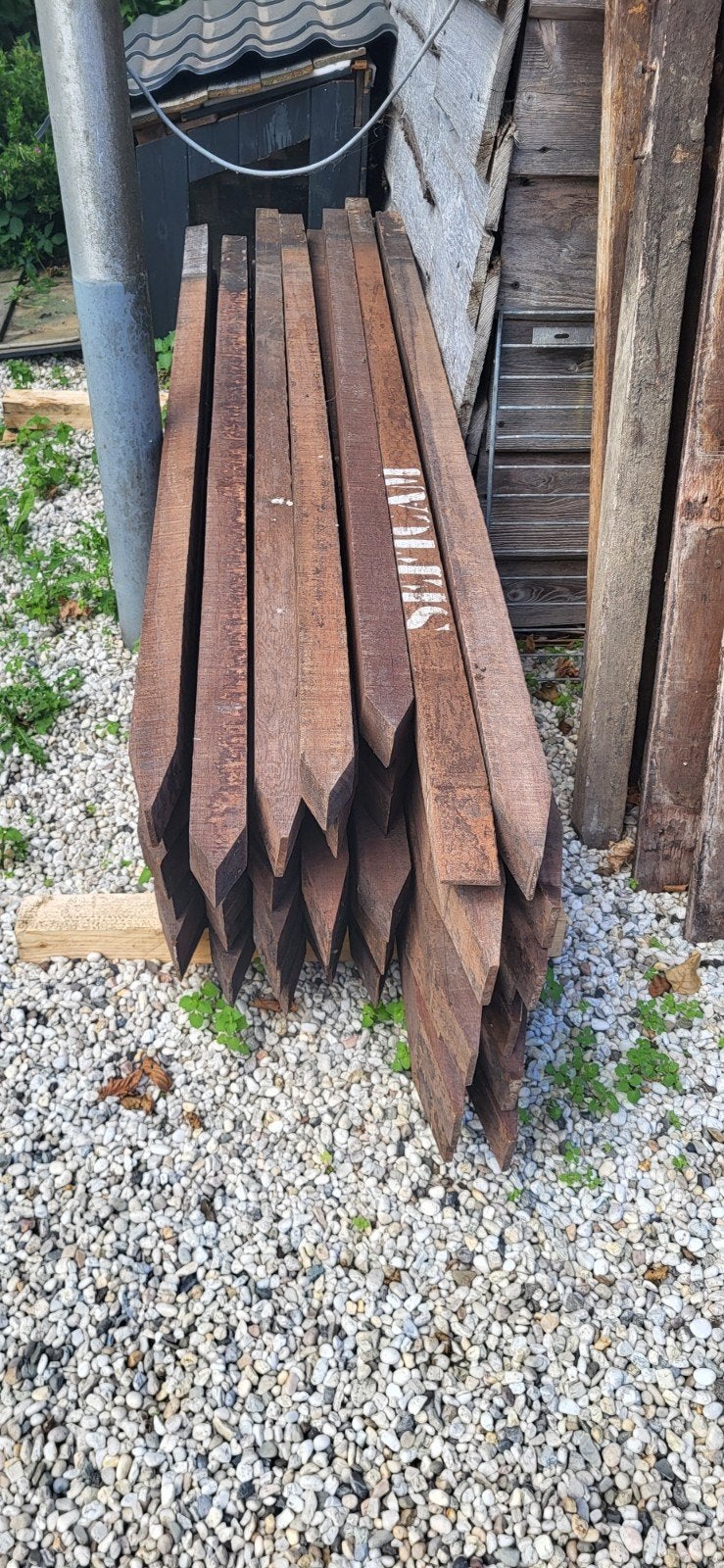 40 hardhouten palen 6x6 met punt, lengte 220-250 cm, Gebruikt, Palen, Ophalen of Verzenden, Hardhout