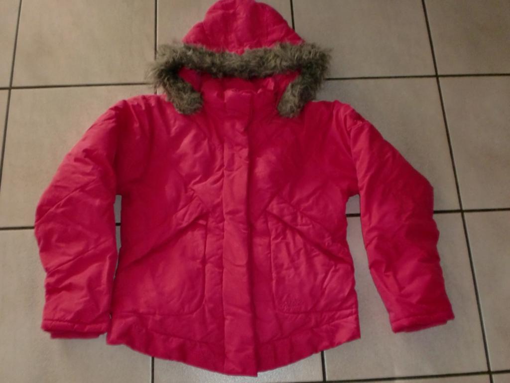 Roze winterjas met bond met bond aan de capuchon, Kleding | Dames, Jassen | Winter, Ophalen of Verzenden, Zo goed als nieuw, Roze