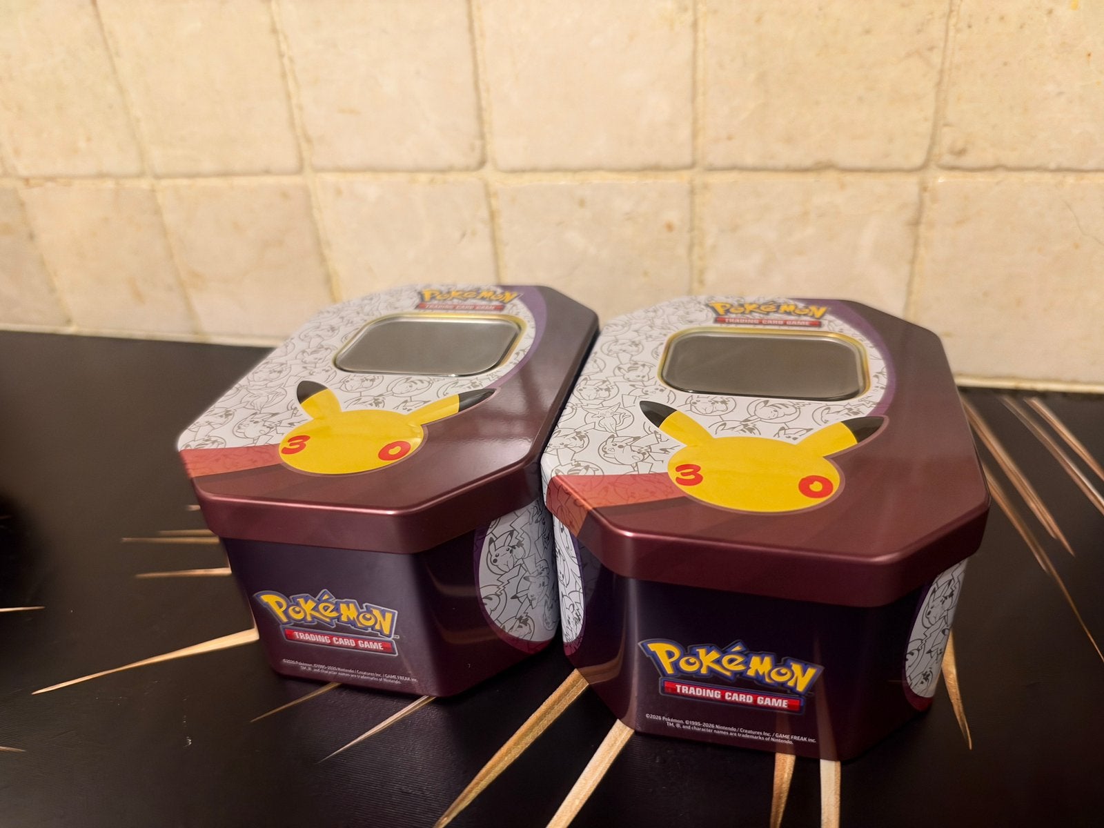 Pokemon 30th anniversary 2x lege tins zonder kaarten!, Ophalen of Verzenden, Nieuw, Overige typen