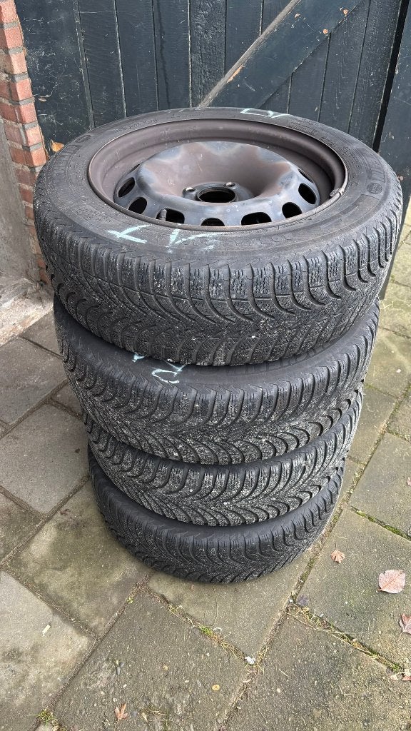 Winterbanden op velg Michelin Alpin 205/55 R16 (Peugeot 307), Ophalen, Gebruikt, Peugeot