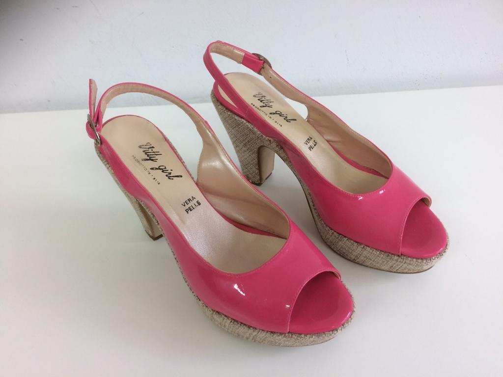 roze lak pumps / sandalen - Vitty girl maat 37/38, Kleding | Dames, Ophalen of Verzenden, Zo goed als nieuw, Schoenen met hoge hakken