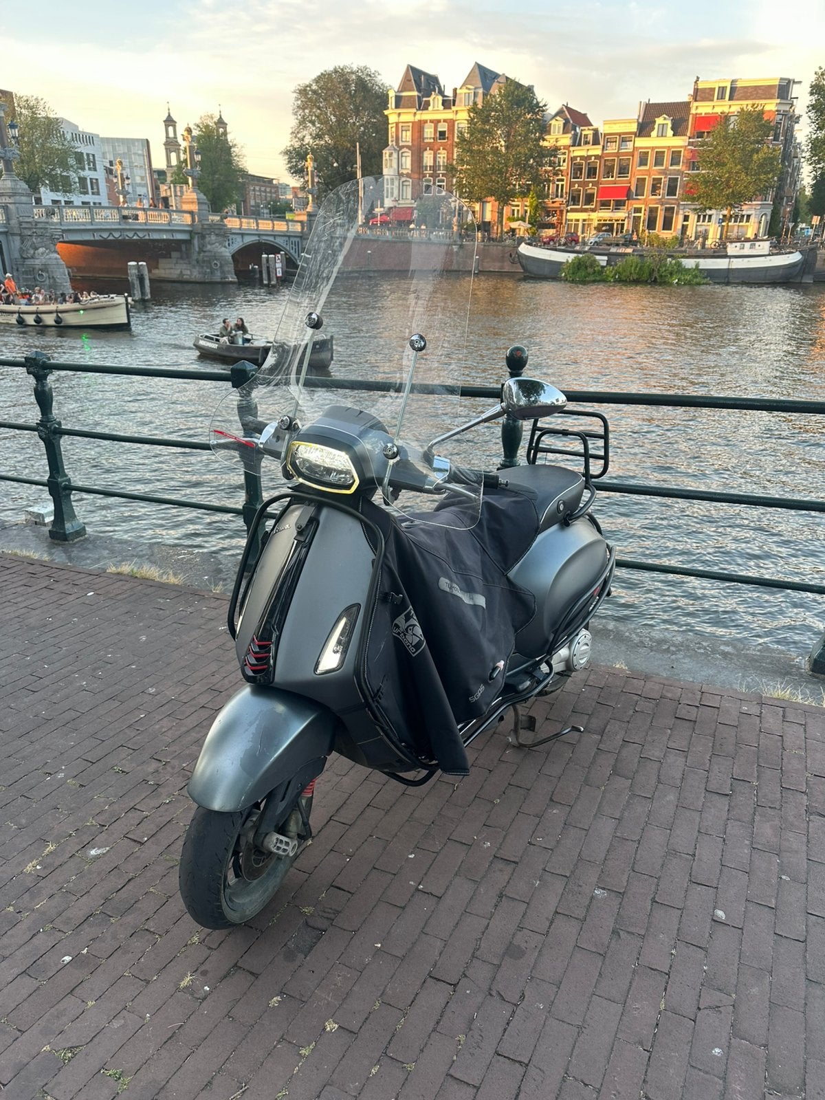 Vespa sprint, Ophalen of Verzenden, Zo goed als nieuw, Benzine