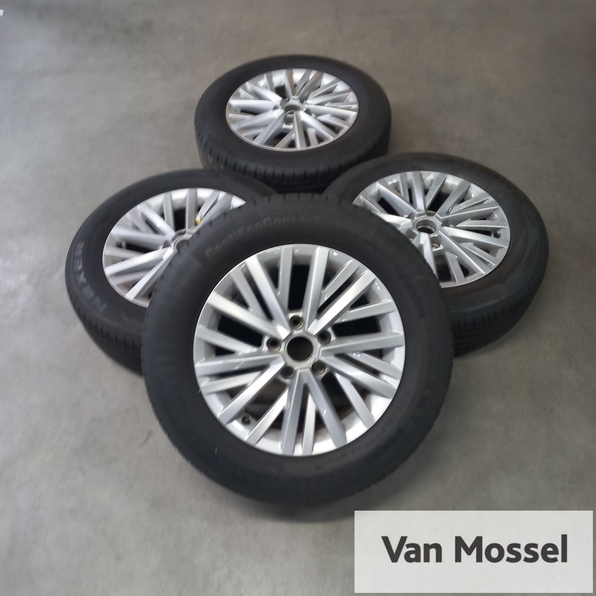 Volkswagen T-Roc Nexen NFera SU4 215/60/R16 99V, -, Banden en Velgen, Ophalen of Verzenden, Zomerbanden