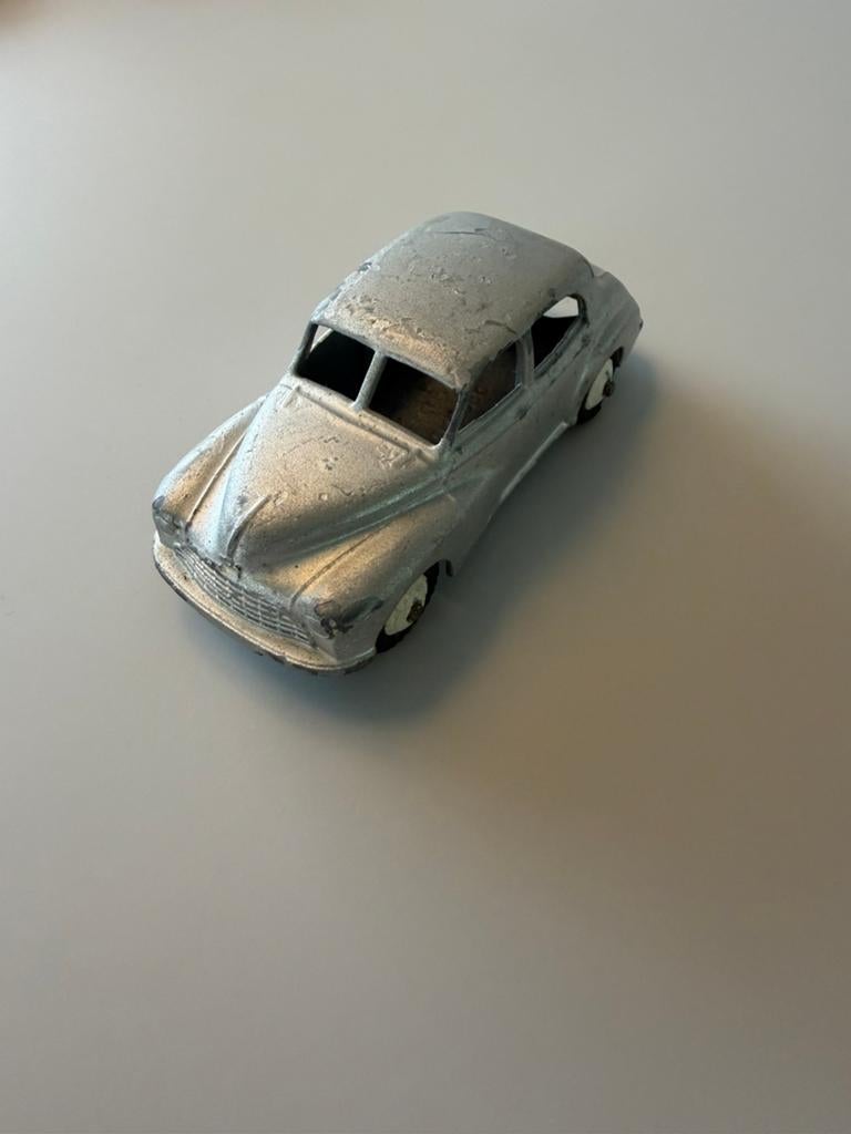 Dinky Toys Morris Oxford 1954 - Zilverkleurig modelauto, Ophalen of Verzenden, Gebruikt, Auto, Dinky Toys