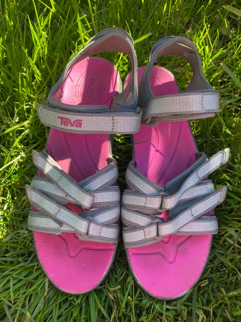 Tirra sandalen TEVA mt 38/39, Kleding | Dames, Schoenen, Verzenden, Sandalen of Muiltjes, Roze, Gedragen