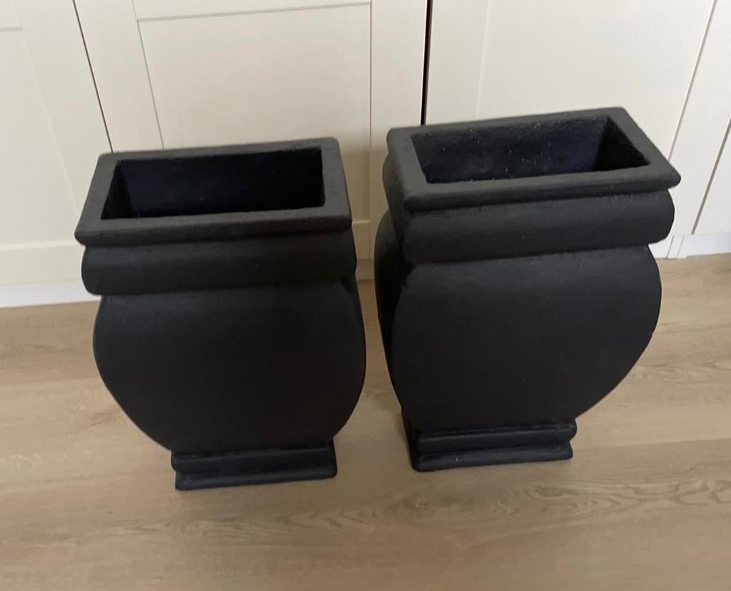 2 betonnen bloempotten, Tuin en Terras, Bloempotten, Ophalen, Zo goed als nieuw, Minder dan 25 cm, Overige vormen