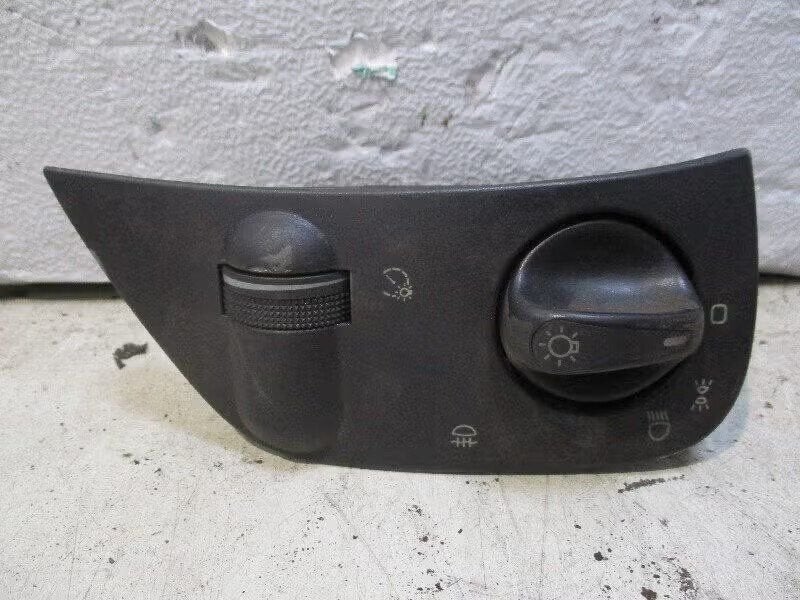 LICHTSCHAKELAAR Volkswagen Polo III (6N1) (6n1-941-531-h), Gebruikt, Berliner Ring 2 38440 Wolfsburg, DE, Volkswagen, Volkswagen AG