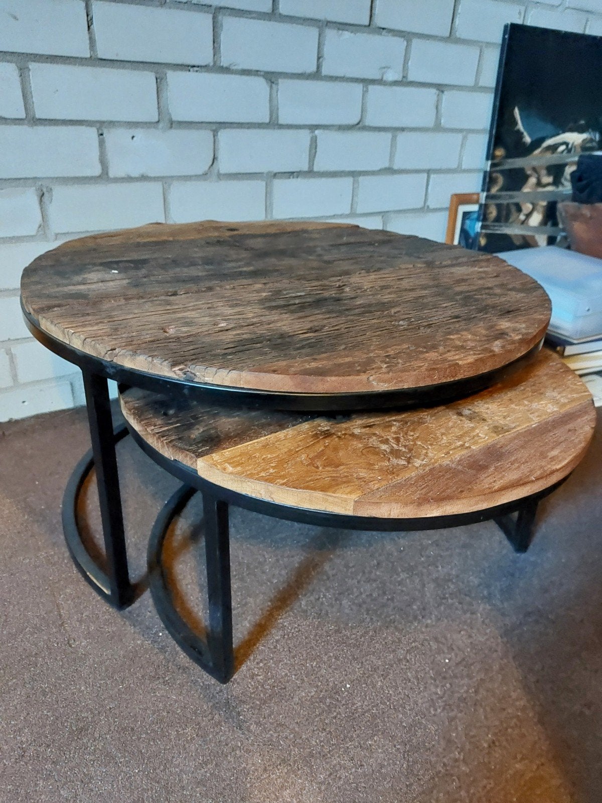 Set van 2 ronde salontafels met gietijzeren onderstel, Huis en Inrichting, Gebruikt, 50 tot 100 cm, Industrieel, Landelijk, Rond