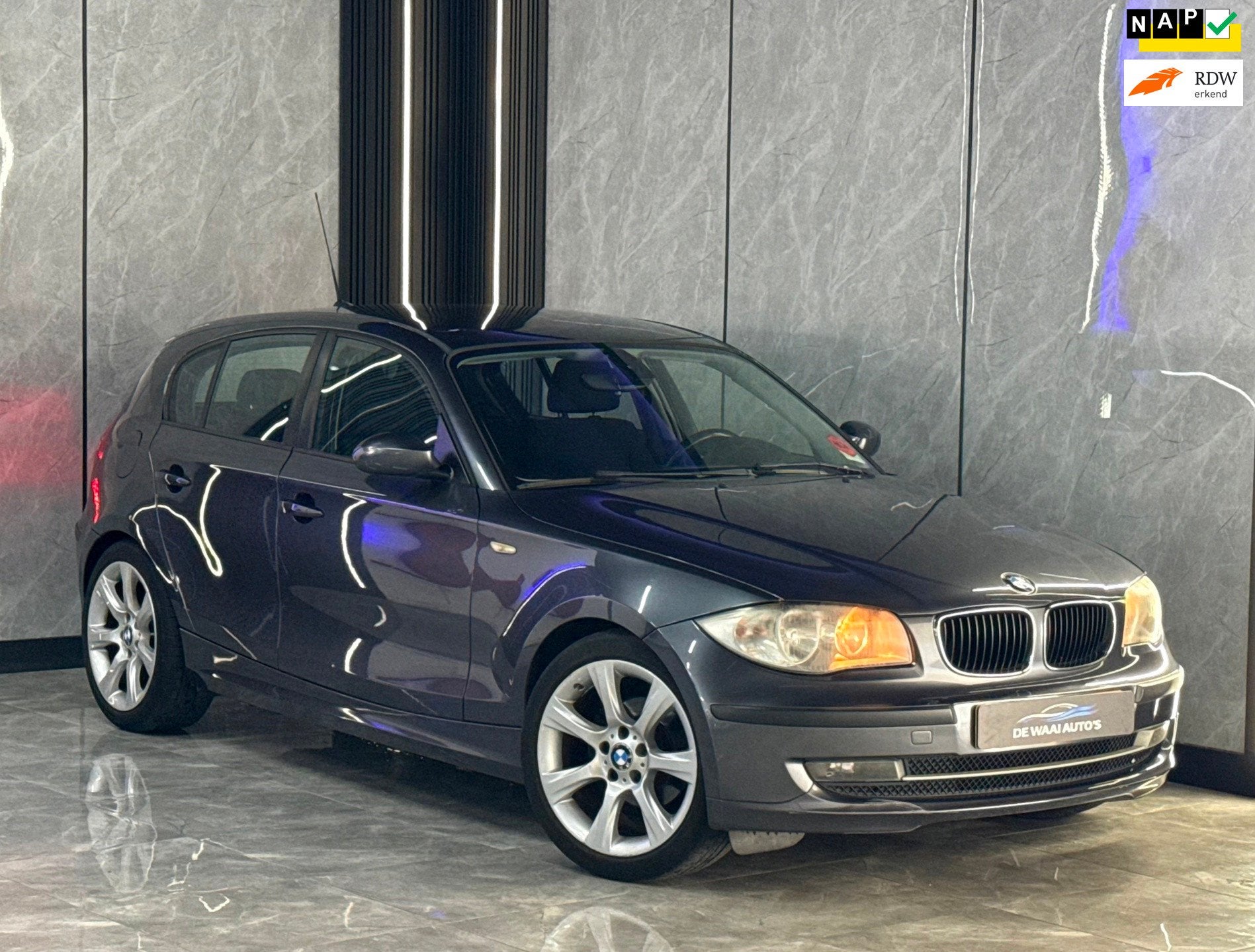 BMW 1-serie 118i Business Line |Automaat|CarPlay|Airco|Boekj, Auto's, Achterwielaandrijving, Elektrische ramen, Origineel Nederlands