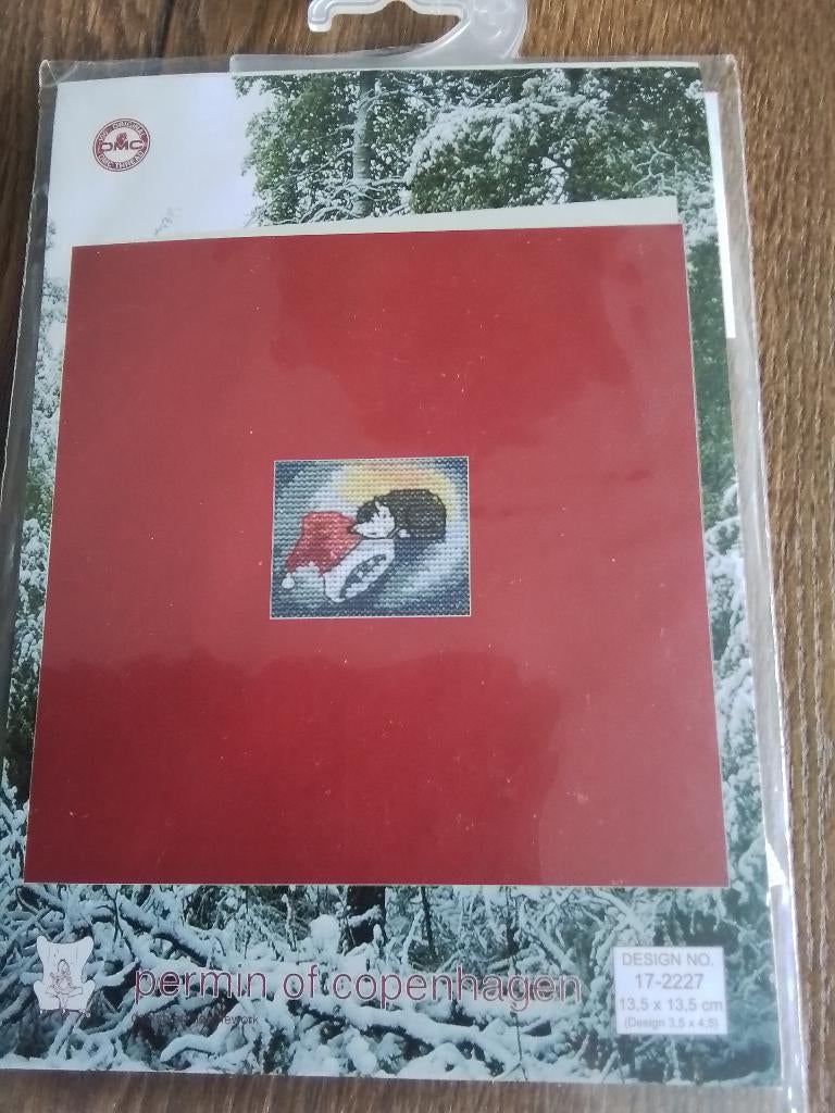 Borduurpakketje kerst, poesje slaapt op muts, Ophalen of Verzenden, Zo goed als nieuw, Handborduren, Borduurpakket