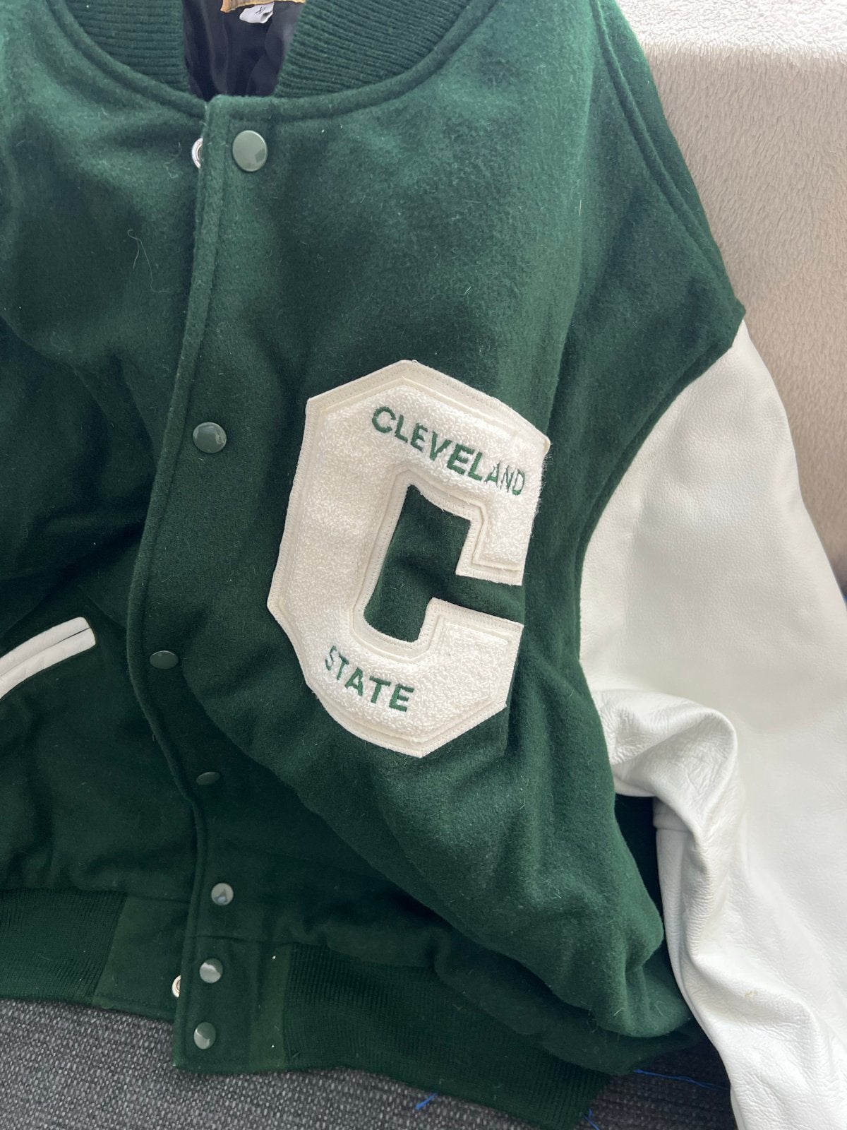 Vintage Cleveland State Letterman Jacket - Groen/Wit, Ophalen of Verzenden, Gedragen, Maat 56/58 (XL), Groen