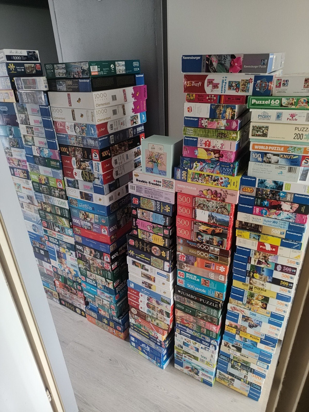 160+ puzzels te koop max 2000 stukjes, zitten ook nieuwe bij, Ophalen of Verzenden, 500 t/m 1500 stukjes, Zo goed als nieuw, Legpuzzel