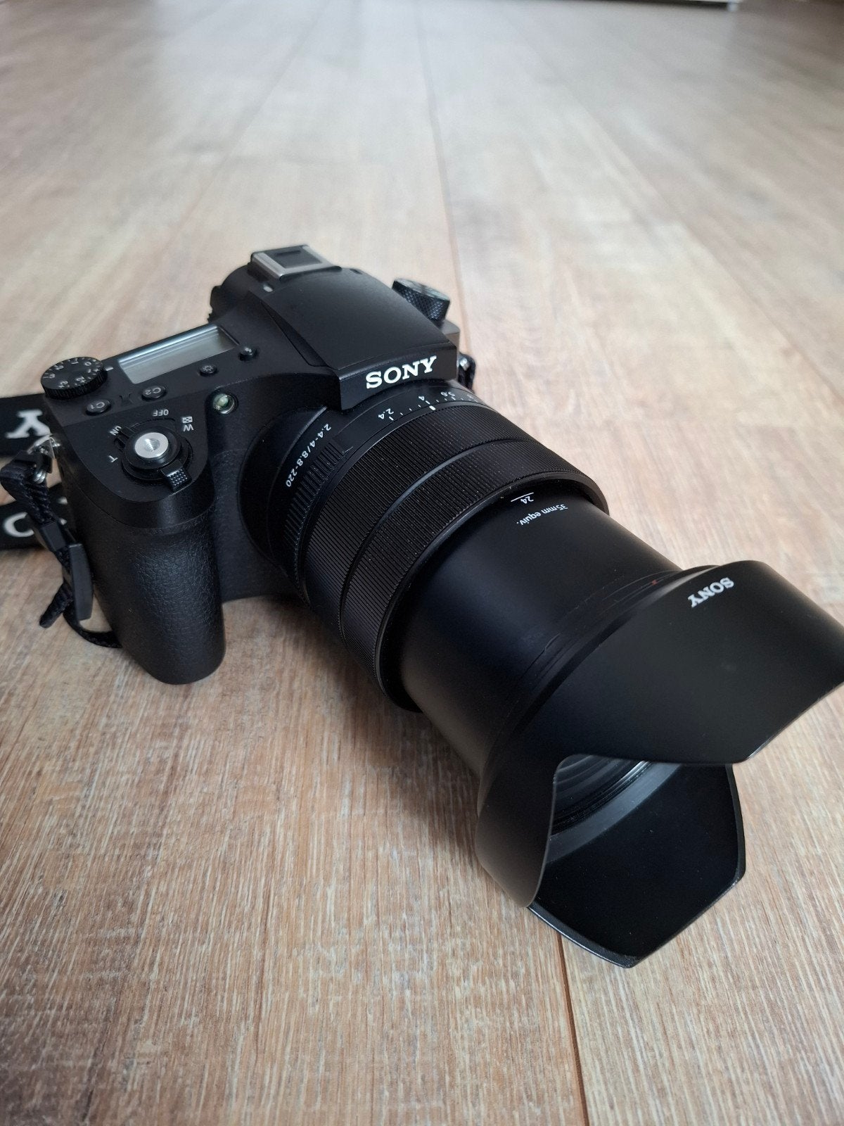 Sony RX10 IV, Audio, Tv en Foto, Ophalen, Accu, Zo goed als nieuw, Compactcamera