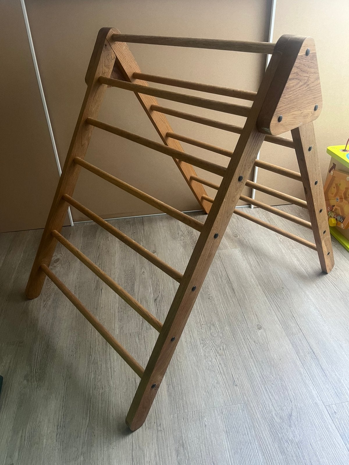 Houten klimrek driehoek, Ophalen, Zo goed als nieuw