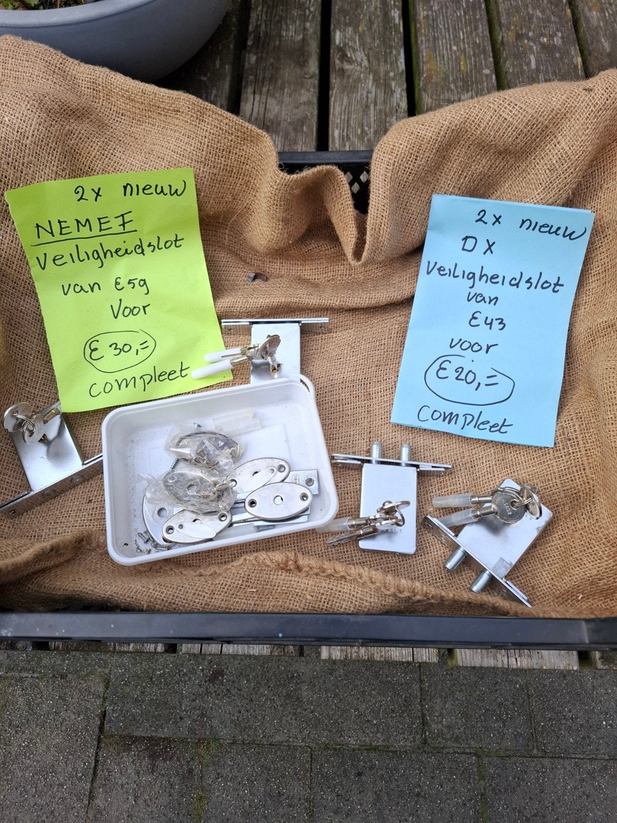 4 NIEUWE VEILIGHEIDSSLOTEN- NEMEF EN DX, Ophalen of Verzenden, Nieuw