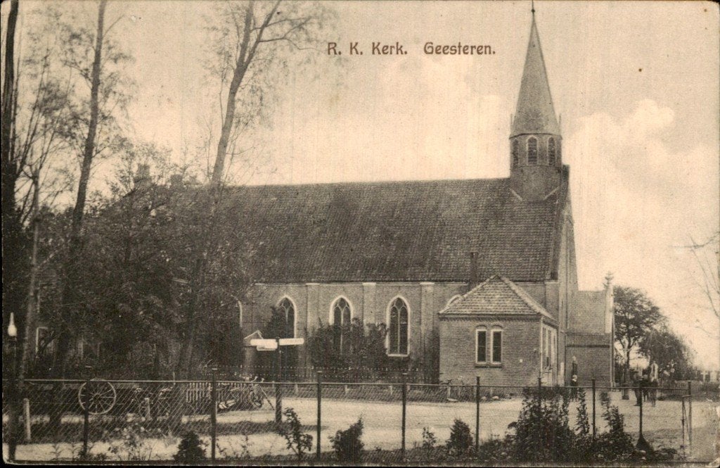 Geesteren - R.K. Kerk - Zijaanzicht, Ophalen of Verzenden, Voor 1920, Gelopen, Noord-Brabant