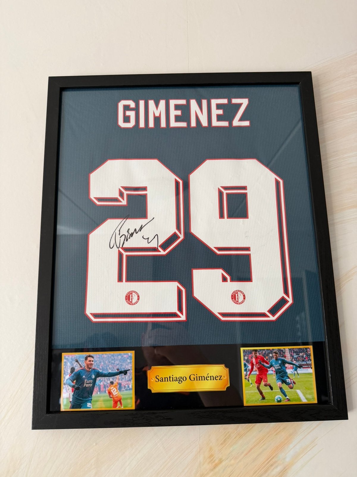 Feyenoord santiago gimenez shirt gesigneerd ingelijst, Verzamelen, Ophalen, Nieuw