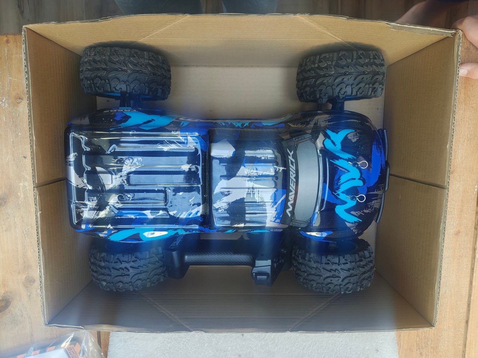 Bestuurbare auto Phantom MT - Zo goed als nieuw, Hobby en Vrije tijd, Modelbouw | Radiografisch | Auto's, Elektro, Auto offroad