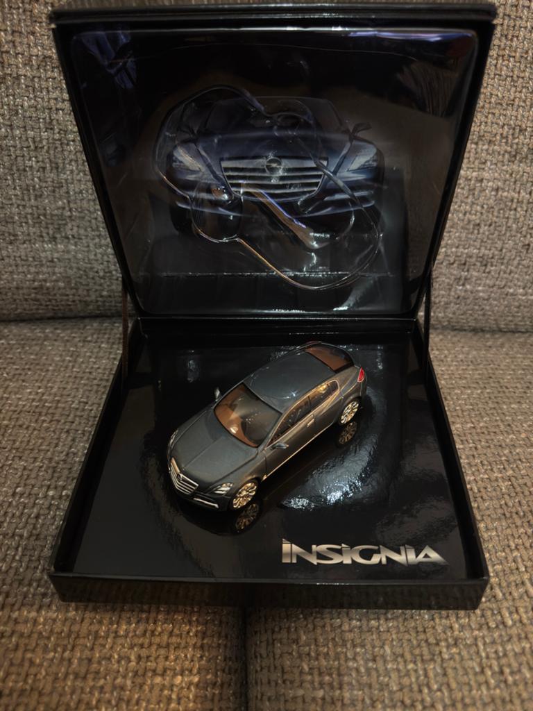 Opel Insignia modelauto in originele doos, Ophalen of Verzenden, Nieuw