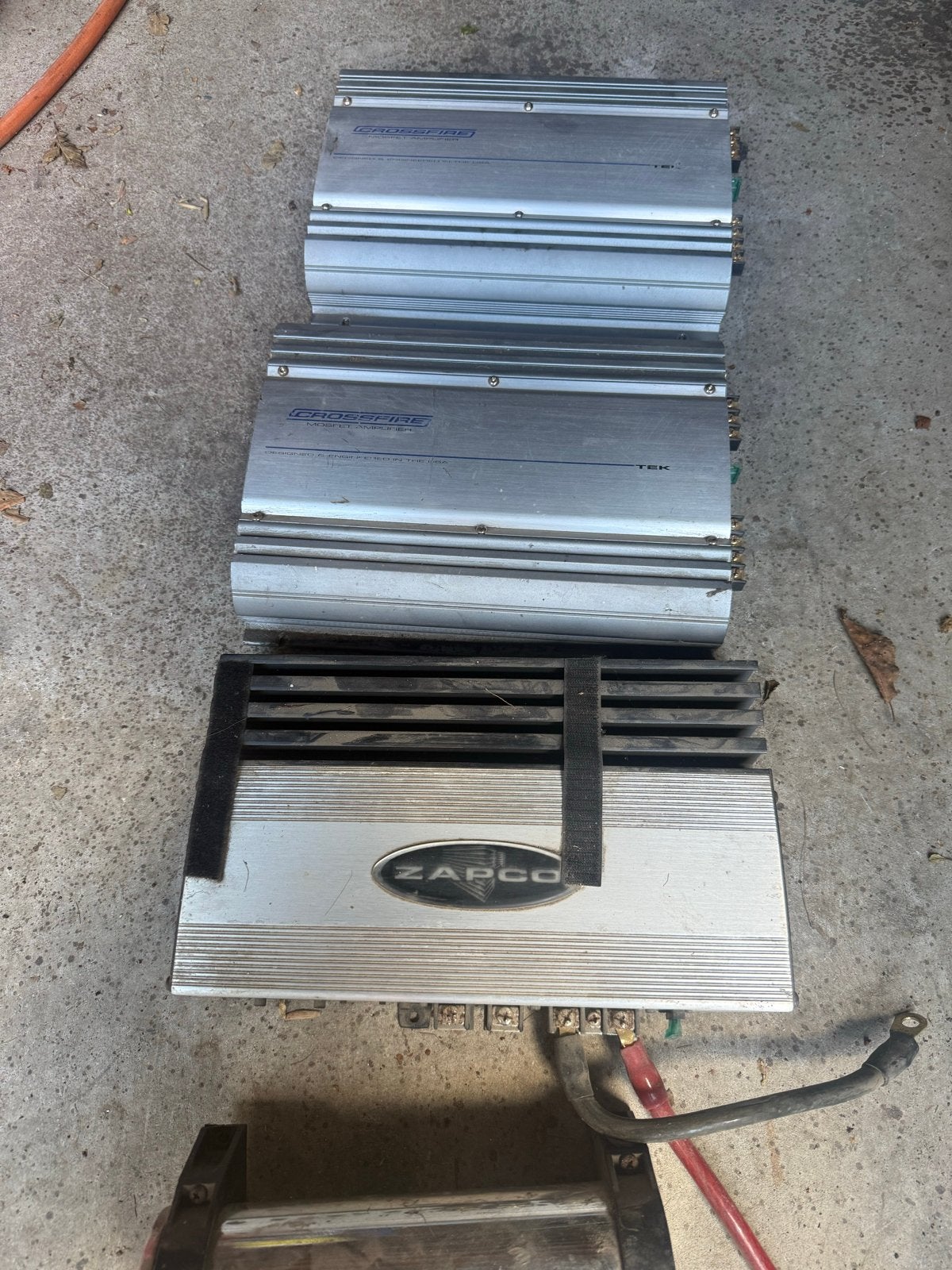 Complete Car Hifi Set: 3 Versterkers, Subwoofer, Accu & Kabe, Ophalen of Verzenden, Gebruikt