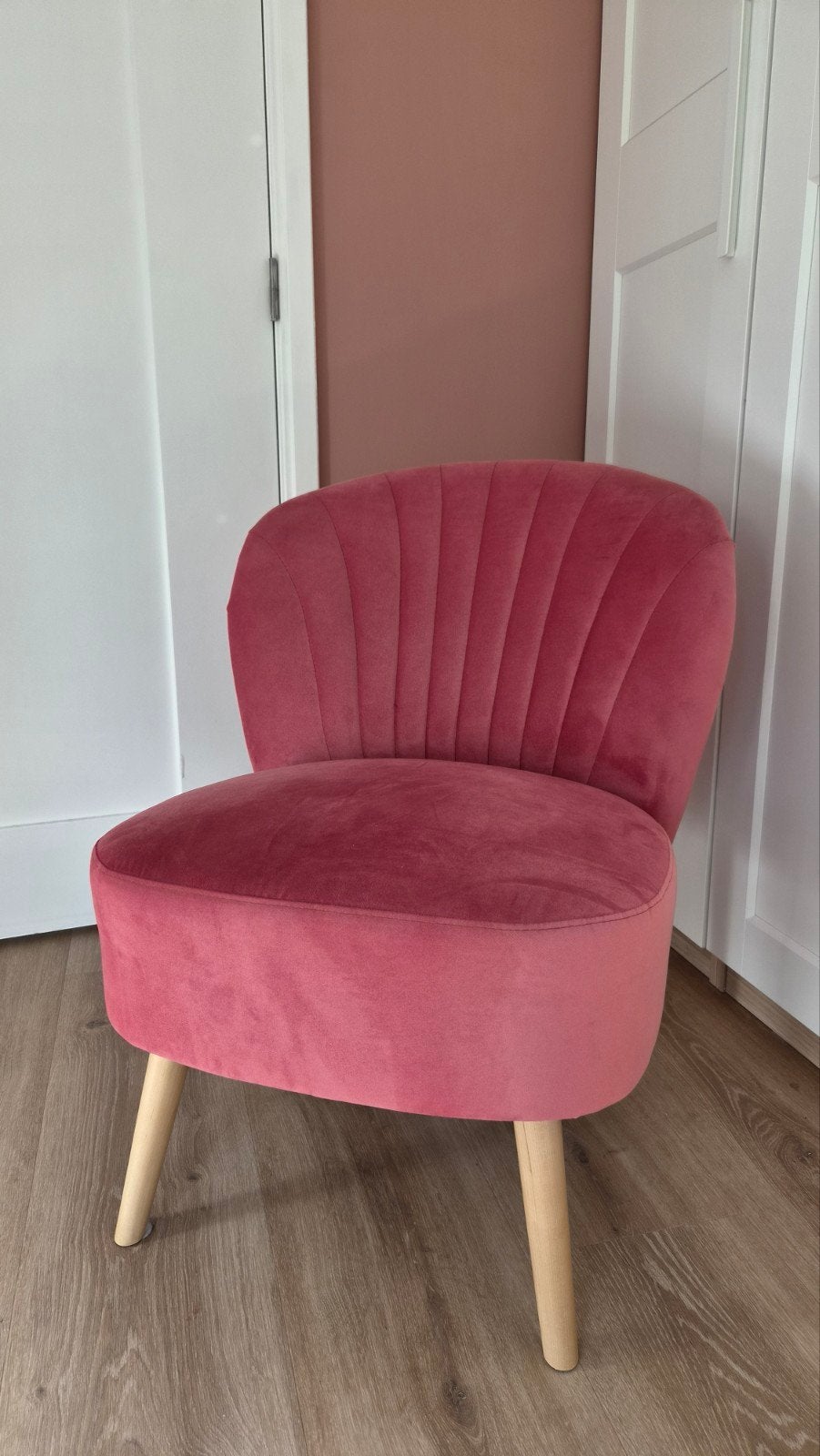 Roze fauteuil, Ophalen, Zo goed als nieuw, 75 tot 100 cm, 50 tot 75 cm