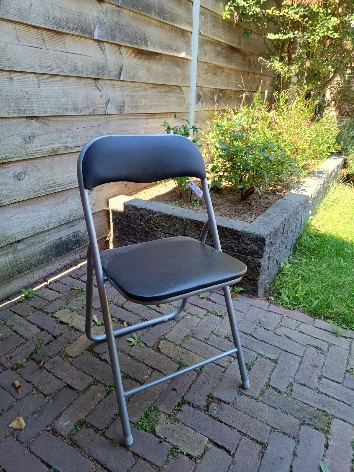 4 Zwarte opvouwbare klapstoelen -Ideaal voor extra zitplaats, Ophalen, Gebruikt, Praktisch, Opvouwbaar, Zwart
