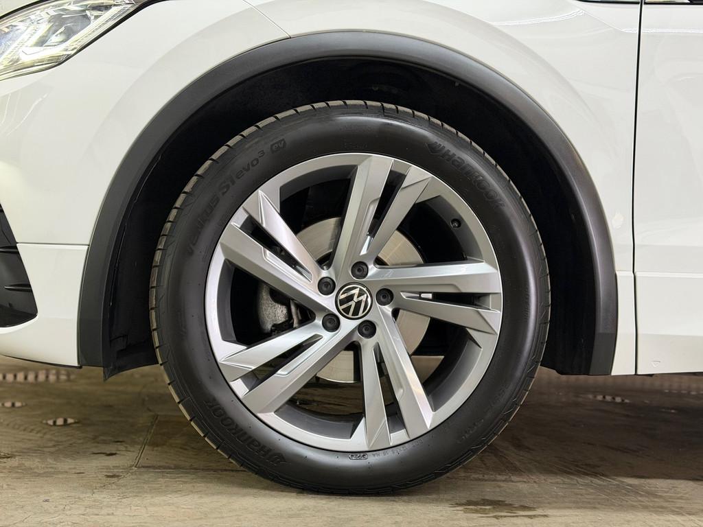 Volkswagen Tiguan 1.5 TSI R-Line Business 2022 DSG IQ-LIGHTS, Adaptive Cruise Control, 4 cilinders, Wit, SUV of Terreinwagen
