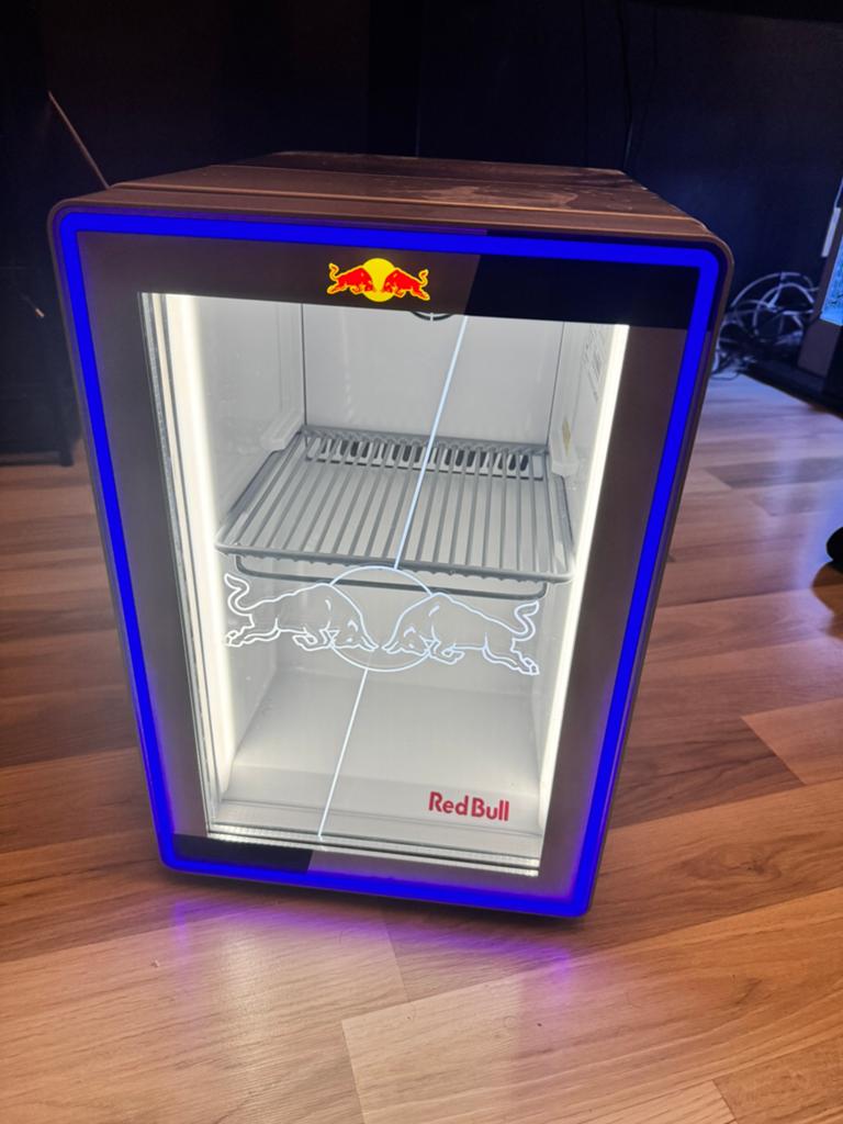 Redbull mini koelkast, Witgoed en Apparatuur, Koelkasten en IJskasten, Zo goed als nieuw, Zonder vriesvak, Minder dan 75 liter