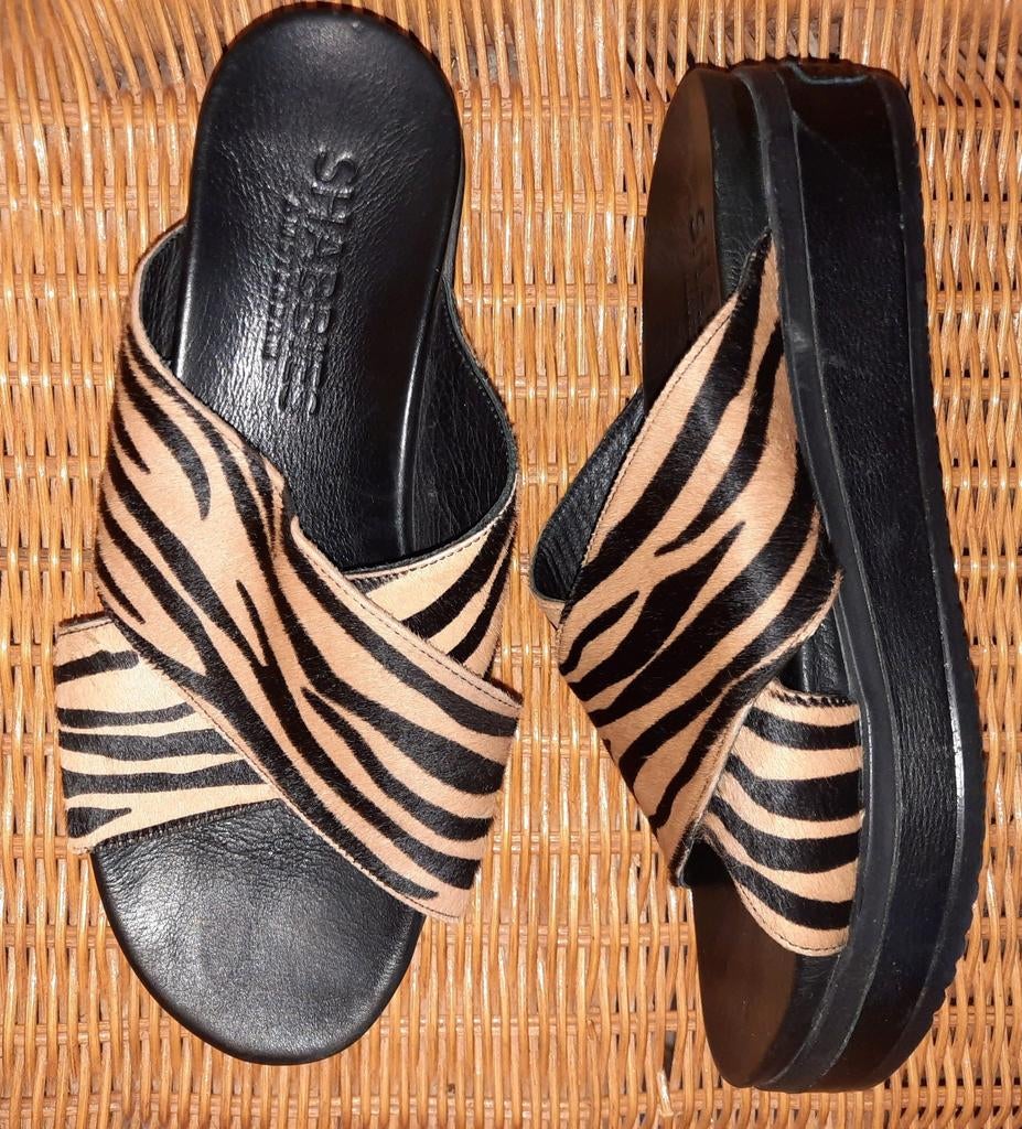 Slippers/ sandalen tijgerprint, Kleding | Dames, Schoenen, Slippers, Shabbies, Ophalen of Verzenden, Zo goed als nieuw