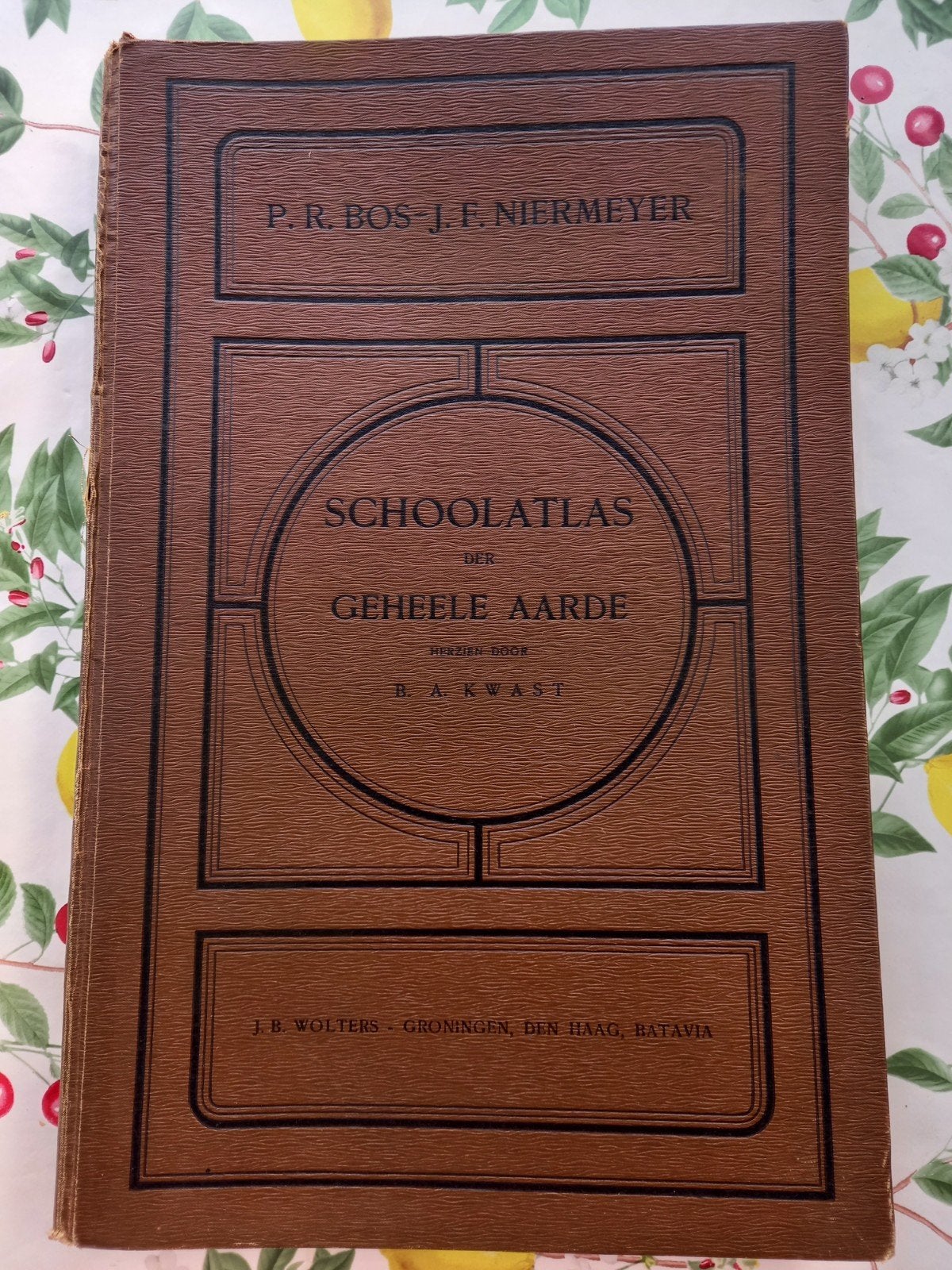 Bos-Niermeyer Schoolatlas der Geheele Aarde (1932) E, Gelezen, Bosatlas, P.R. Bos, J.F. Niermeyer, B.A. Kwast, Ophalen of Verzenden