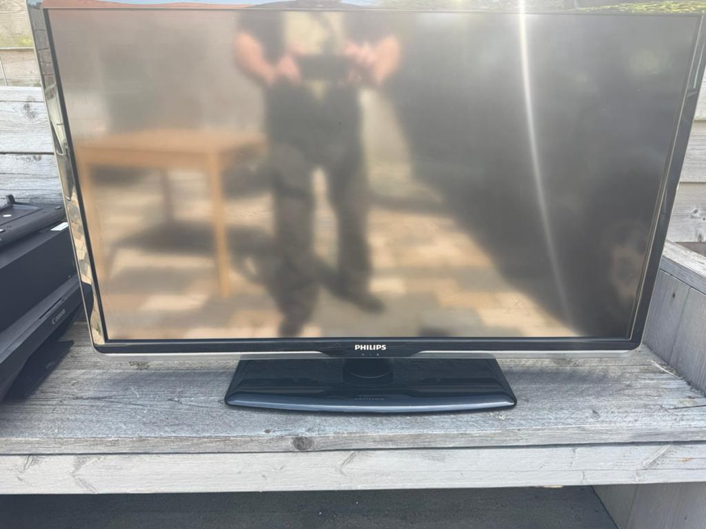 Zeer mooie en goede philips 42” lcd ambilight tv, Ophalen, Philips, 50 Hz, Zo goed als nieuw