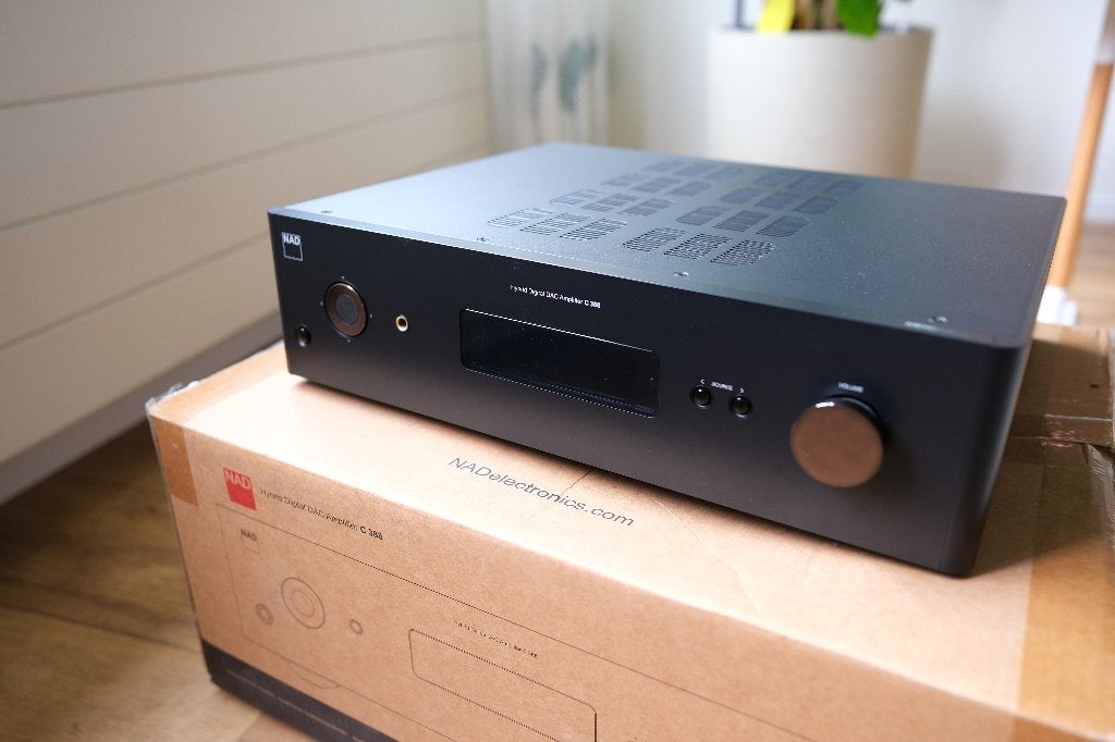NAD C388 versterker, Zo goed als nieuw, 120 watt of meer, Stereo, Ophalen