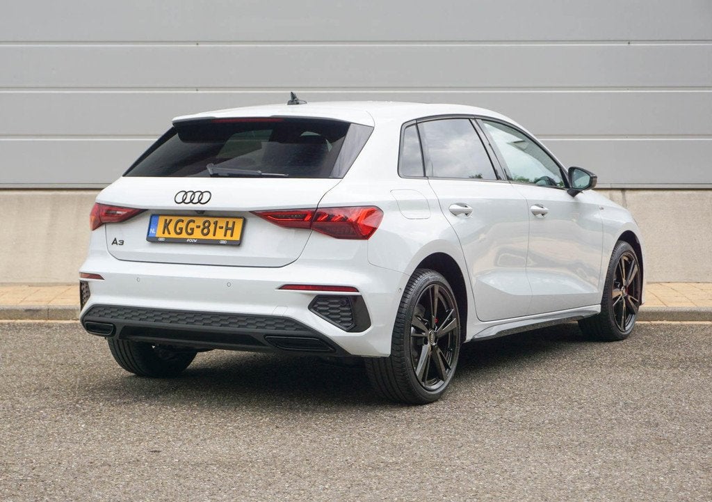 Audi A3 Sportback 45 TFSIe 245pk PHEV S edition Competition, Auto's, Audi, Automatische klimaatregeling, Gebruikt, 4 cilinders