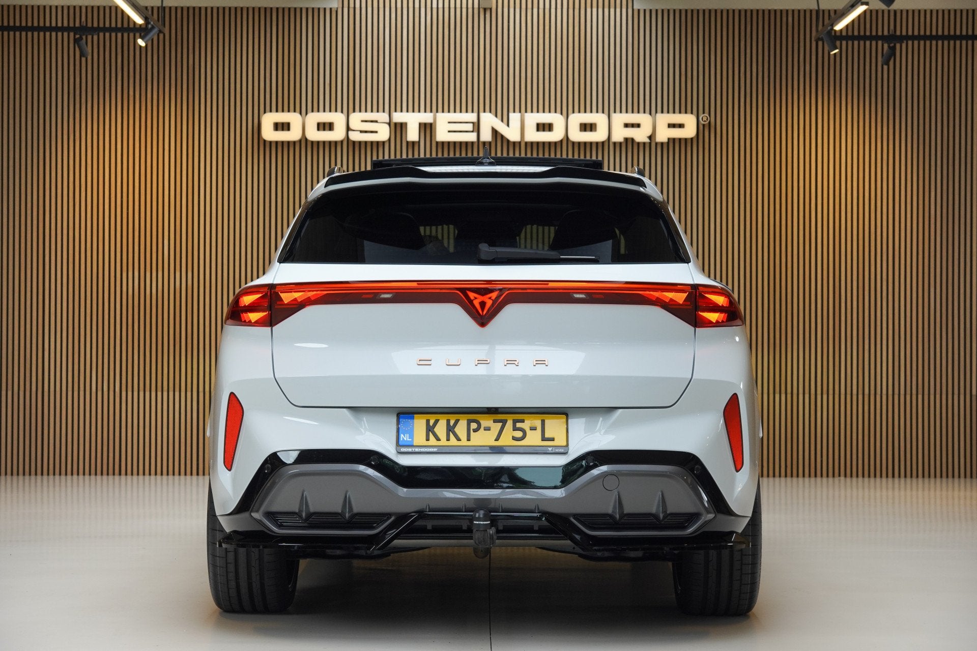 CUPRA Terramar 1.5TSI/204pk e-Hybrid MAXTON Blackstyle|2025|, Auto's, Dealer onderhouden, 1798 kg, 4 cilinders, Parkeersensor
