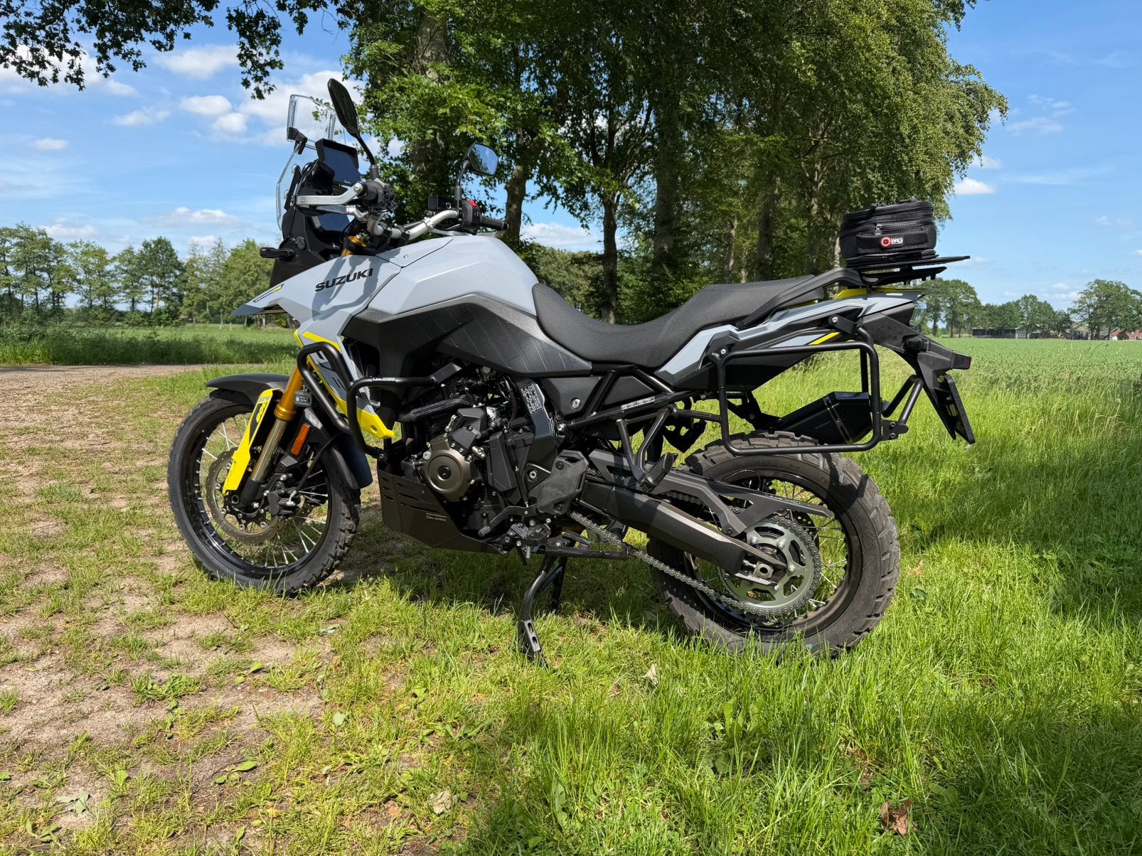 Suzuki V-Strom 800DE mat grijs vol opties!! Z.g.a.n., 2 cilinders, Gebruikt, Particulier, Handvatverwarming