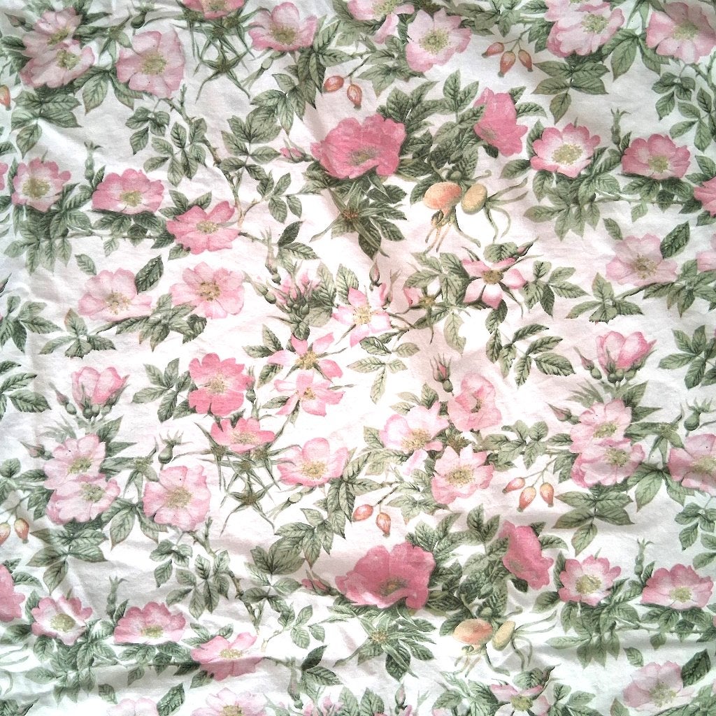 Marjolein Bastin katoenen stof Wilde Roosjes jaren 70-80, Hobby en Vrije tijd, Stoffen en Lappen, Meerkleurig, 120 cm of meer