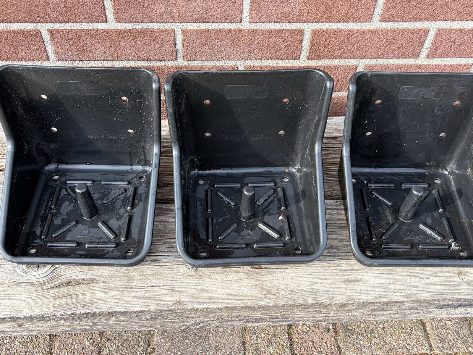 3 nieuwe zoutblokhouders., Ophalen, Nieuw