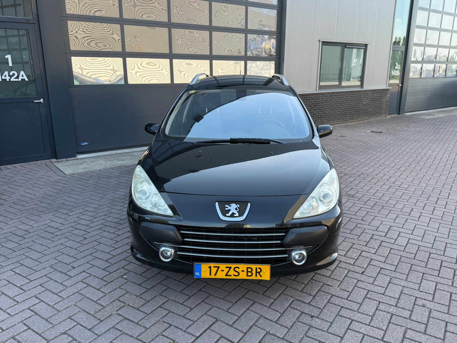 Peugeot 307 1.6 16V XR Break 2008 Zwart airco, 4 cilinders, 715 kg, 7 stoelen, Zwart